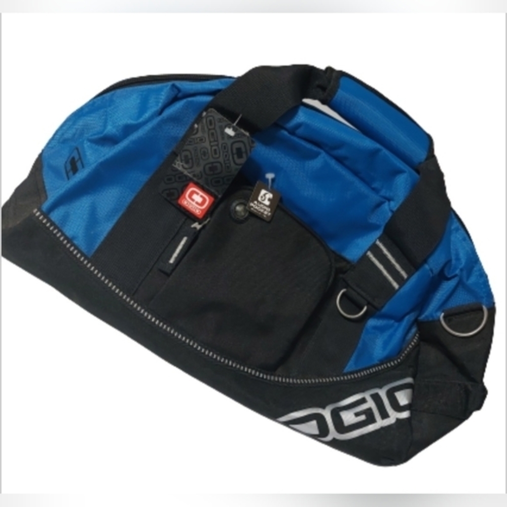OGIO Half Dome Duffel Bag Blue Black Gym Travel Bag Audio Pocket Udelhoven NWT